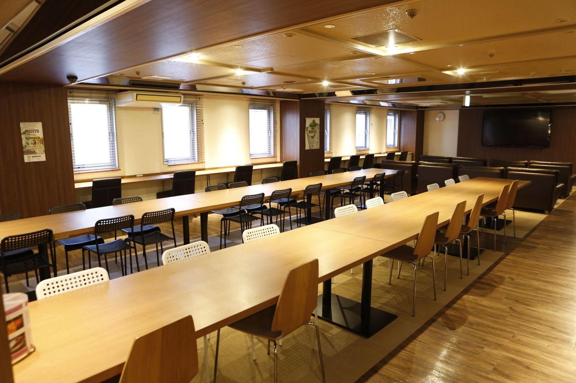 Shinjuku Kuyakusho-Mae Capsule Hotel Токіо Екстер'єр фото