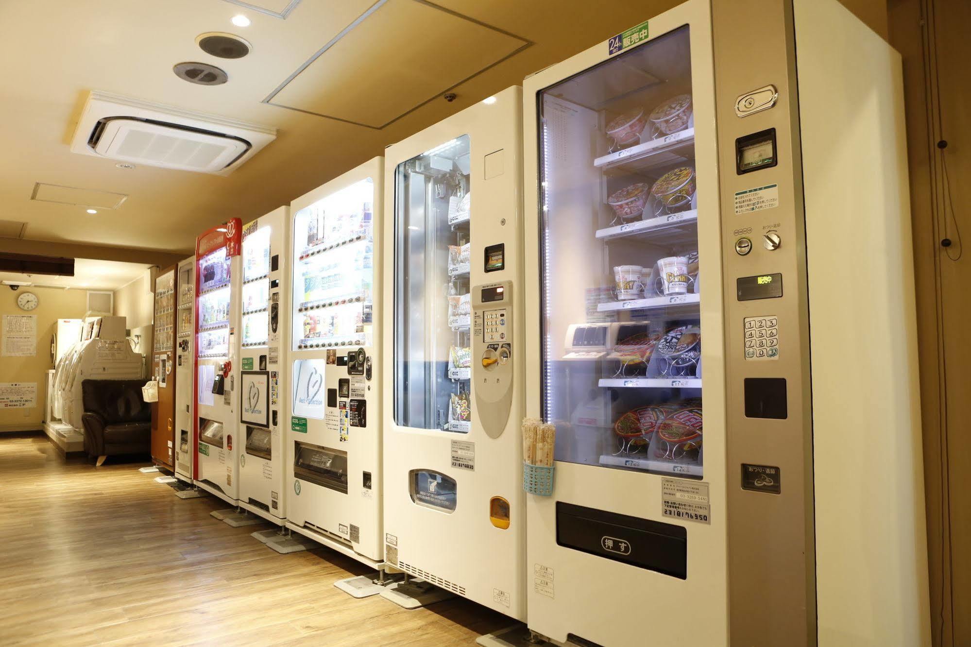 Shinjuku Kuyakusho-Mae Capsule Hotel Токіо Екстер'єр фото