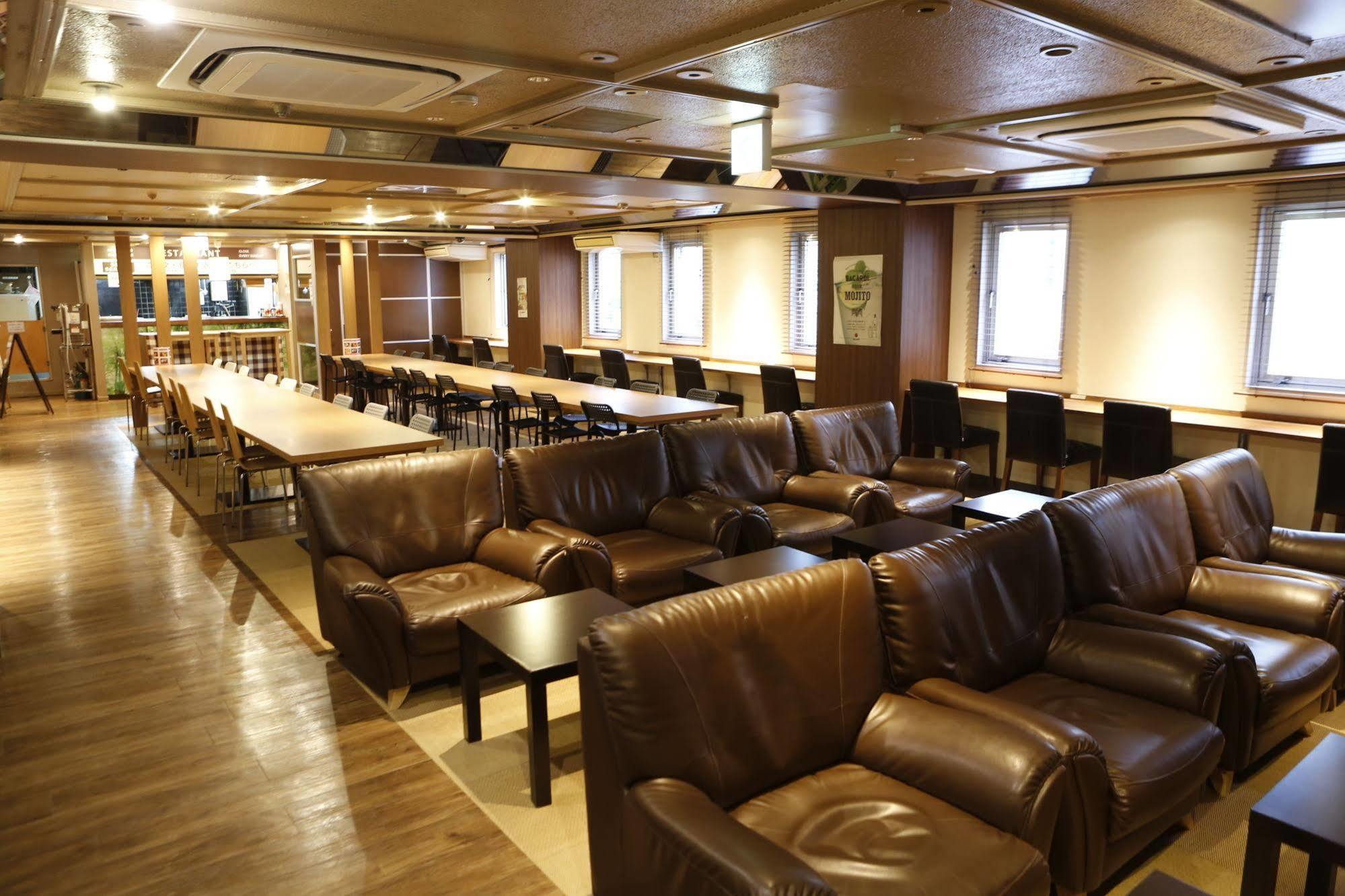 Shinjuku Kuyakusho-Mae Capsule Hotel Токіо Екстер'єр фото