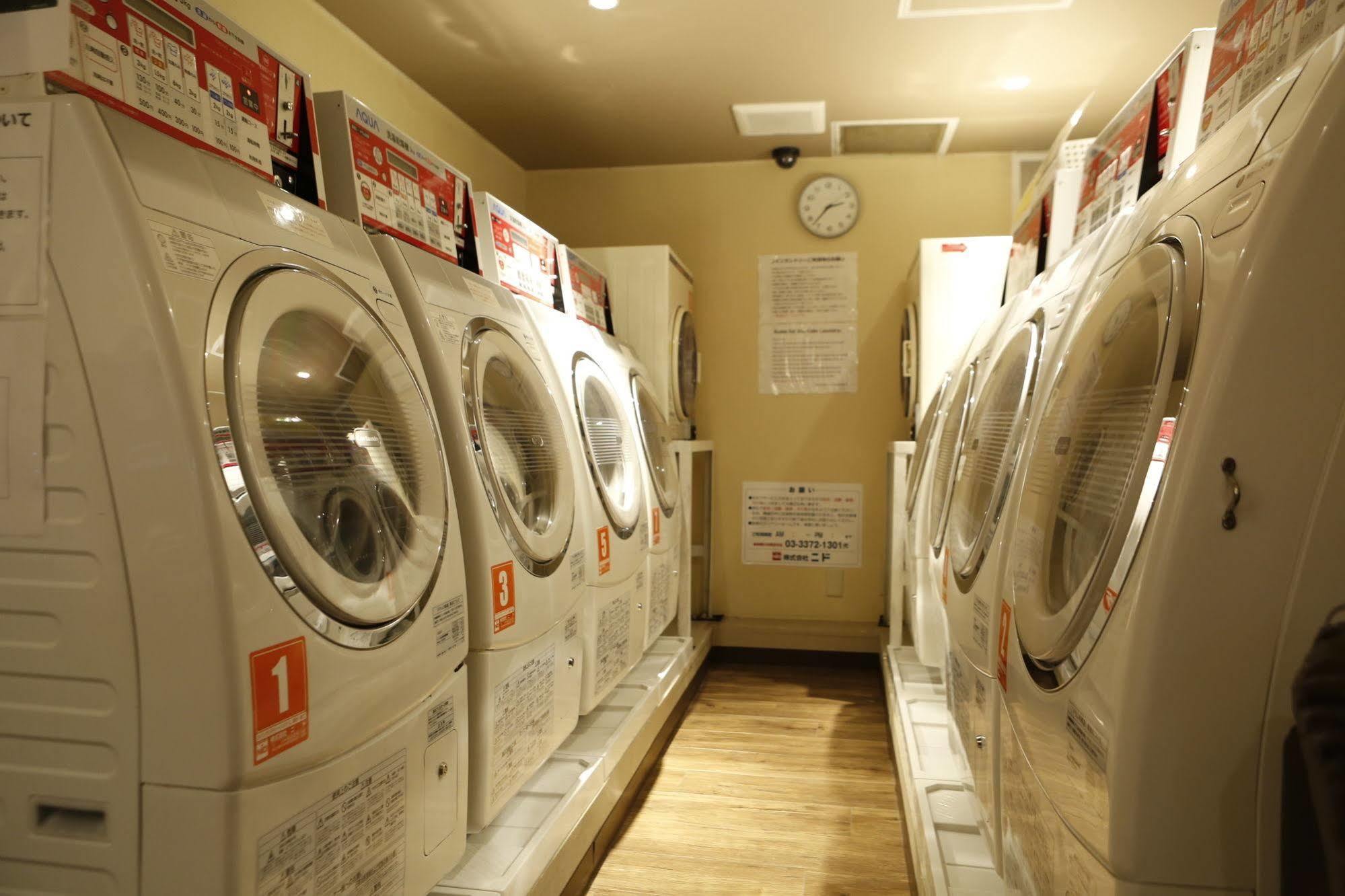 Shinjuku Kuyakusho-Mae Capsule Hotel Токіо Екстер'єр фото